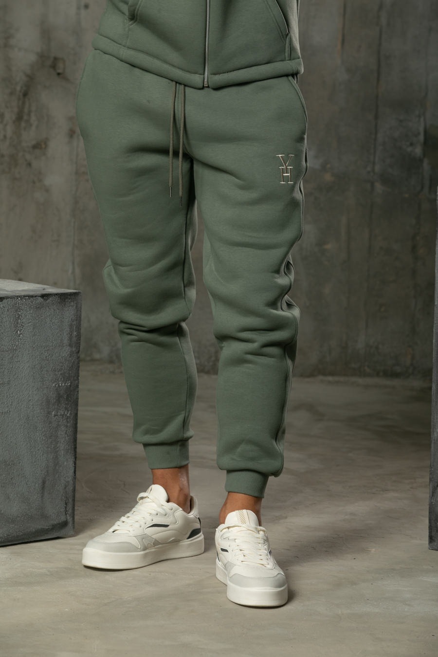 Gym king outlet olive tracksuit bottoms