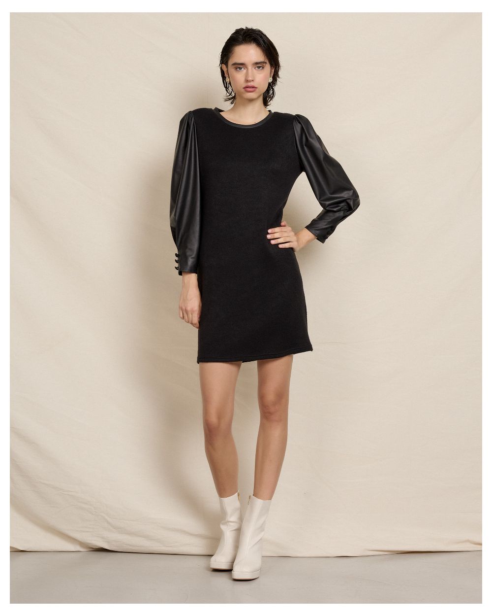 DRESS KNITTED ECO LEATHER SLEEVES