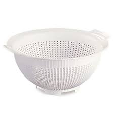 ARAVEN – PP ROUND COLANDER 24 CM WHITE