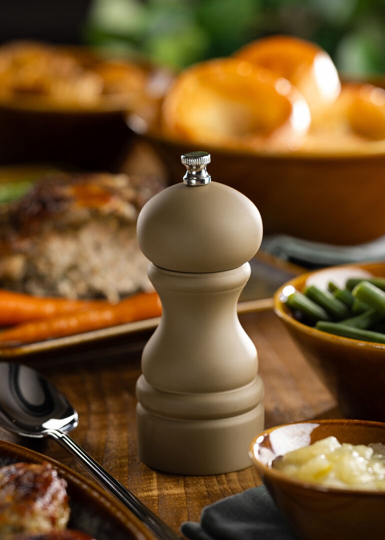 UTOPIA – OLIVE WOOD SALT / PEPPER GRINDER 13 CM