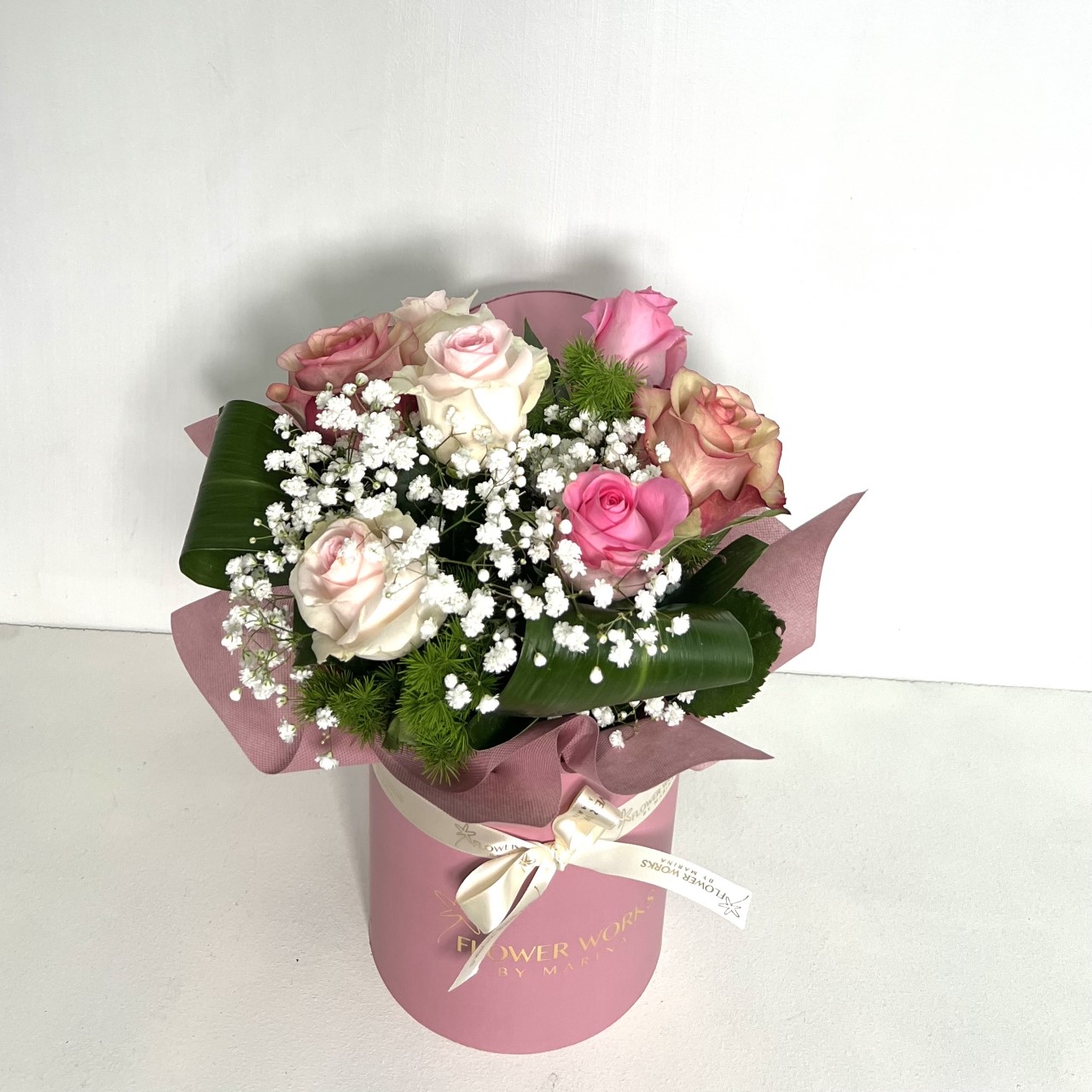 PINK COMPINATION OF ROSES AND GYPSOPHILA IN A BOX